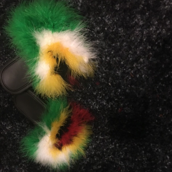 Guyana Fur Slides - Picture 5 of 7